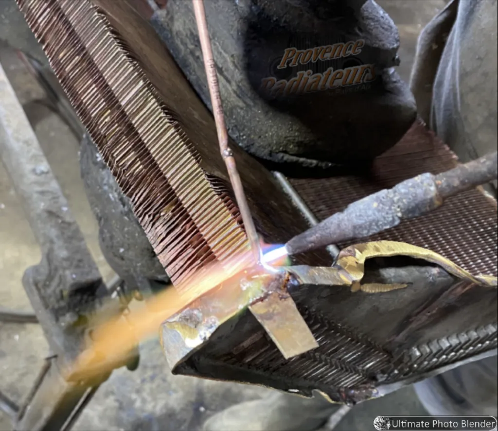 Soudure pour fabriquer un radiateur de refroidissement dans les Bouches-du-Rhône.
