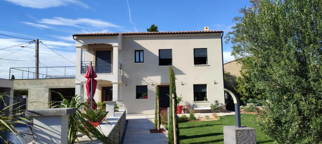 Gouttières aluminium G325 couleur anthracite  Gouttières aluminium G325 couleur anthracite