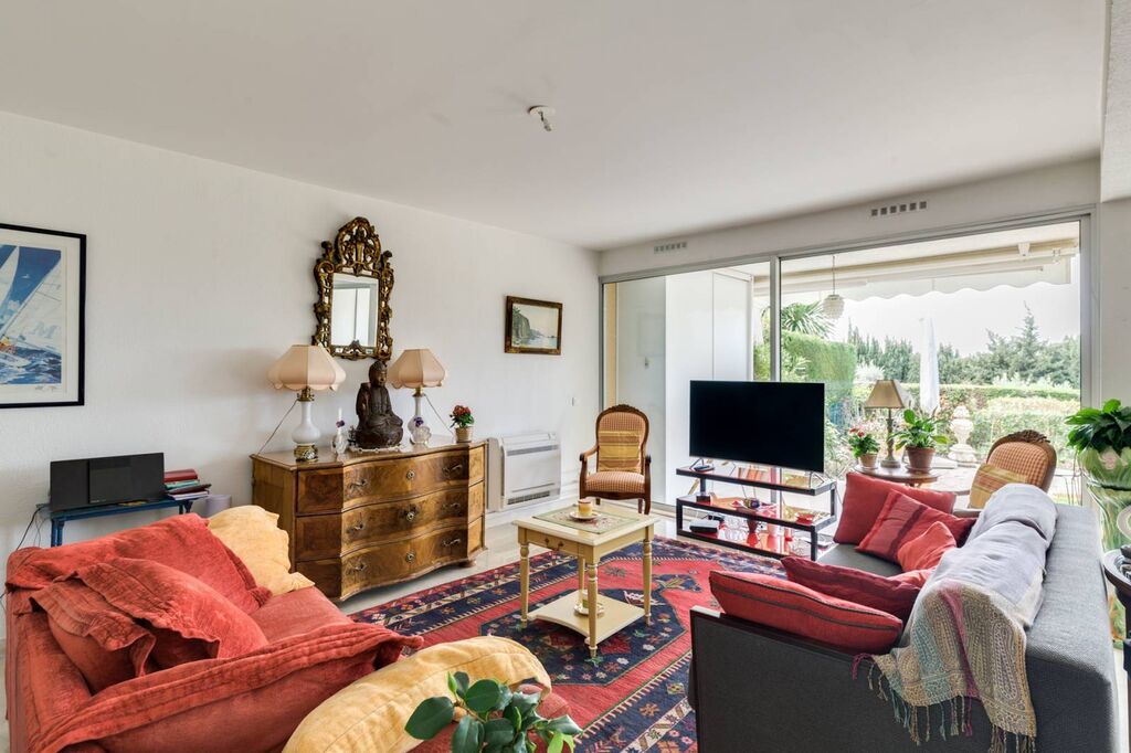 Vente appartement T3 Cassis  avec terrasse, jardin privatif et parking dans résidence de standing