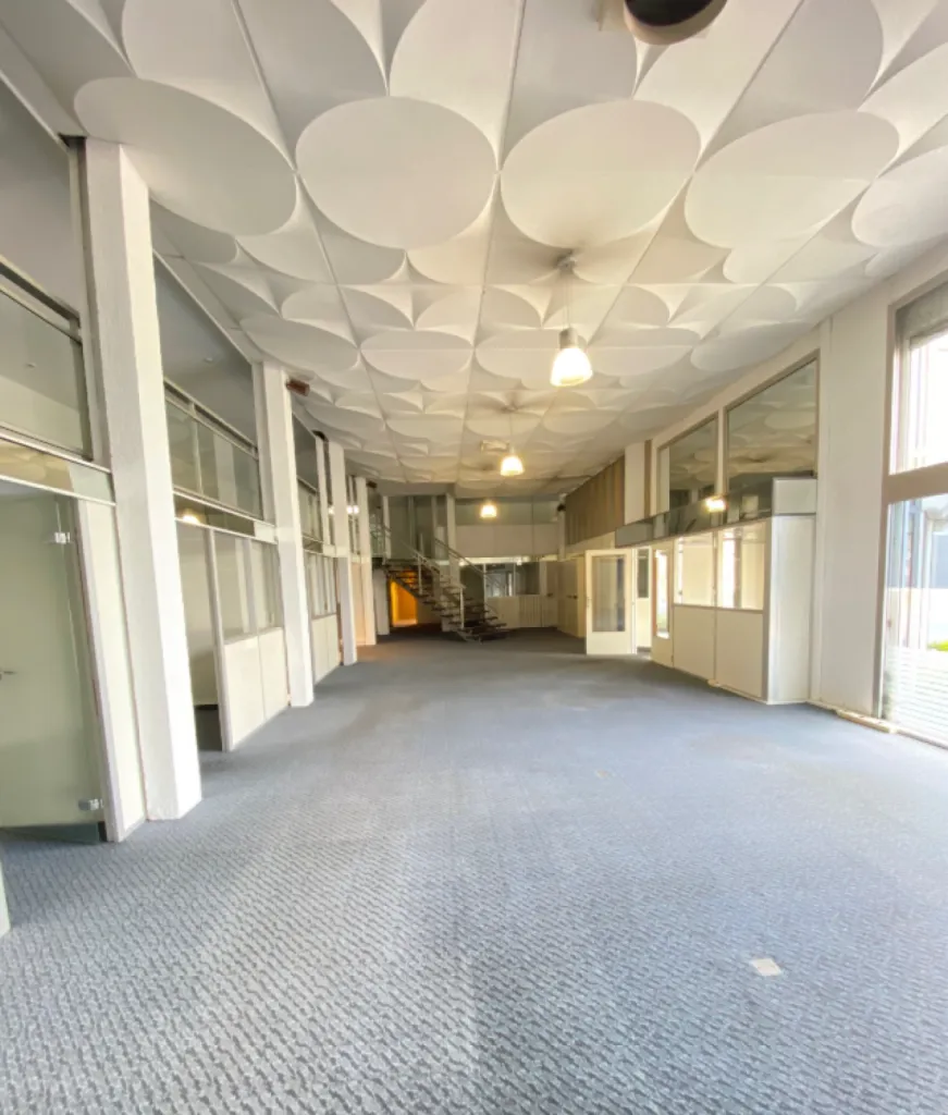 LE HAVRE - A LOUER bureaux avec entrée indépendante de 527 m² sur un axe passant du quartier de l'Eure