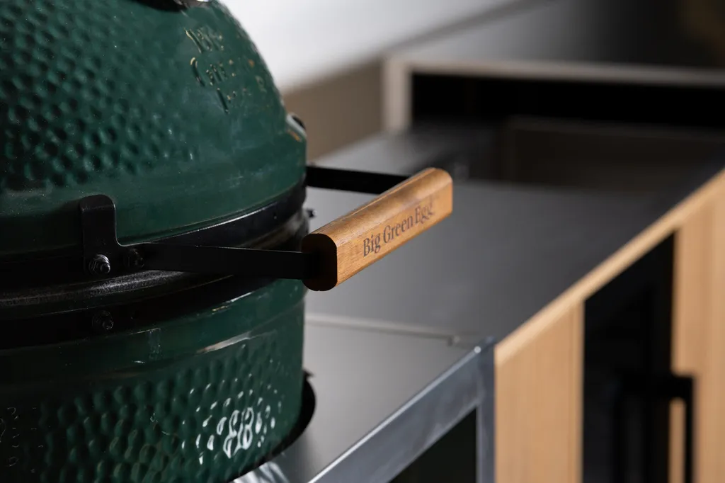 Cuisine d'été inox avec Big Green Egg Megève