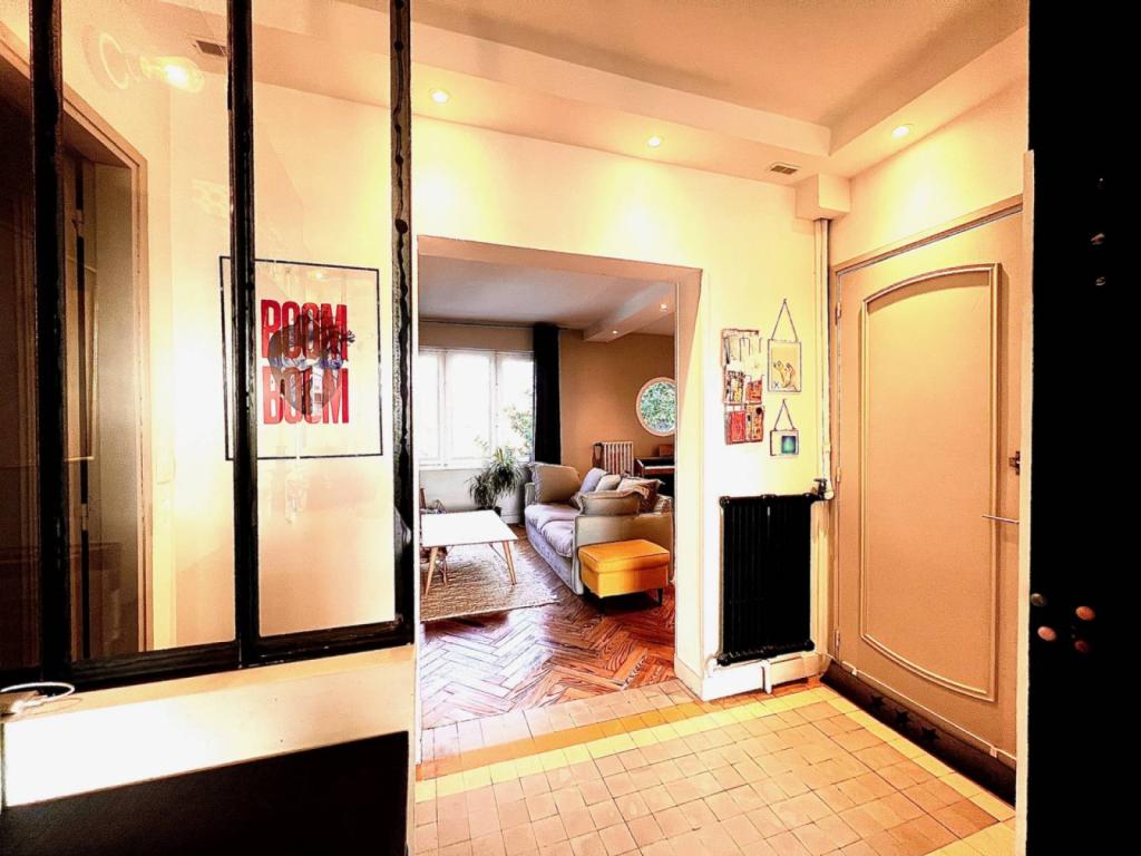 Ravissant appartement T3 rénové immeuble ancien Bordeaux Bacalan - Cité du vin 