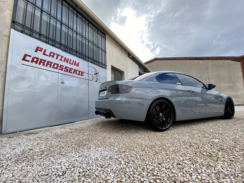 Carrosserie et peinture pour votre BMW à Carnoux en provence avec Franchise offerte