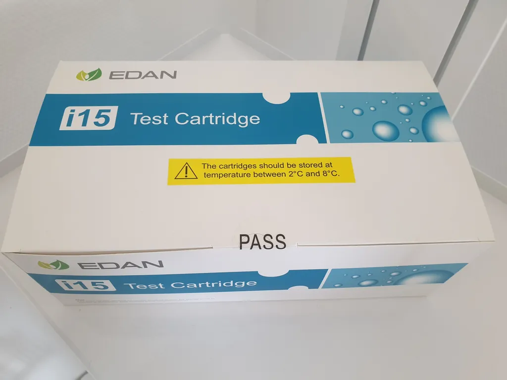 Carte test BG3 réfrigérée pour analyseur gaz du sang i15 — réactif monodose conditionné réfrigéré à  Nice
