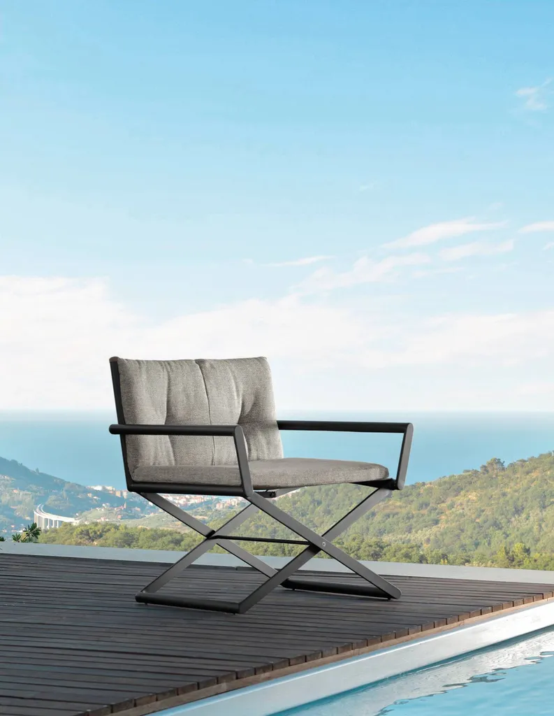 Fauteuil de jardin design contemporain confortable près du pradet