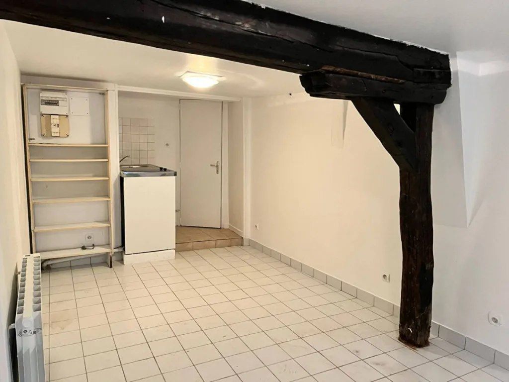 Situé au 40 rue des Bons Enfants à Rouen