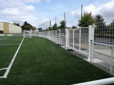 Remplacement d'une pelouse synthétique pour terrain de sports