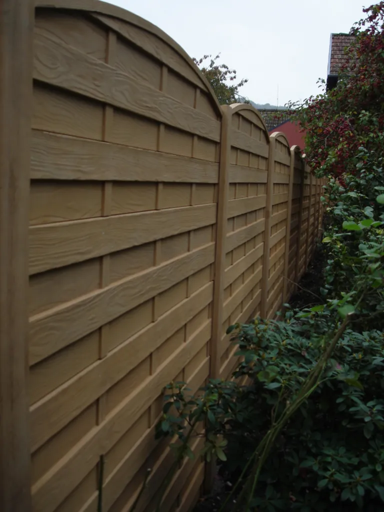 Commercialisation de clôtures béton type bois à Lillebonne 76