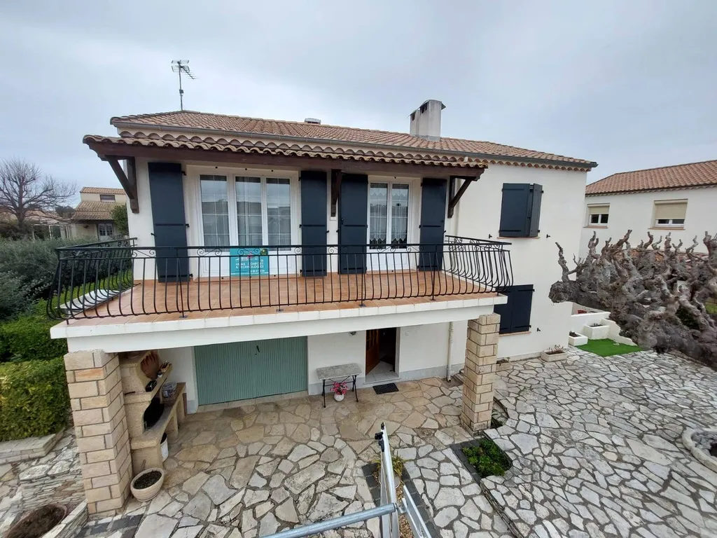 Installation de volets en fibre de verre sur mesure près de Montpellier sur la commune de Florensac