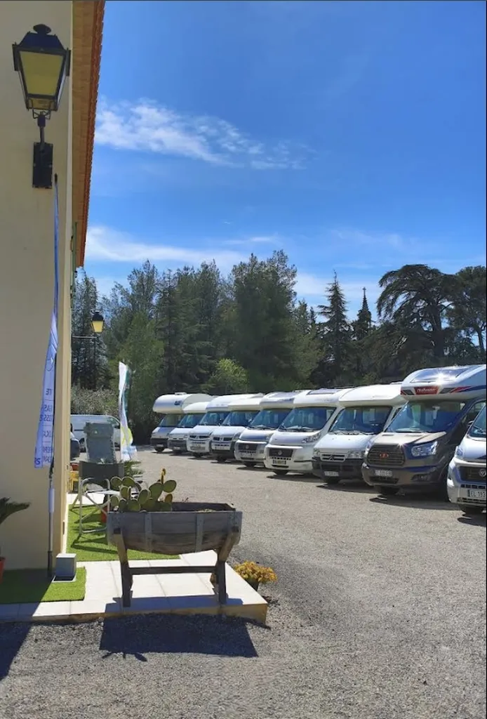 LE PARC DE CAMPING-CAR, FOURGON ET VAN