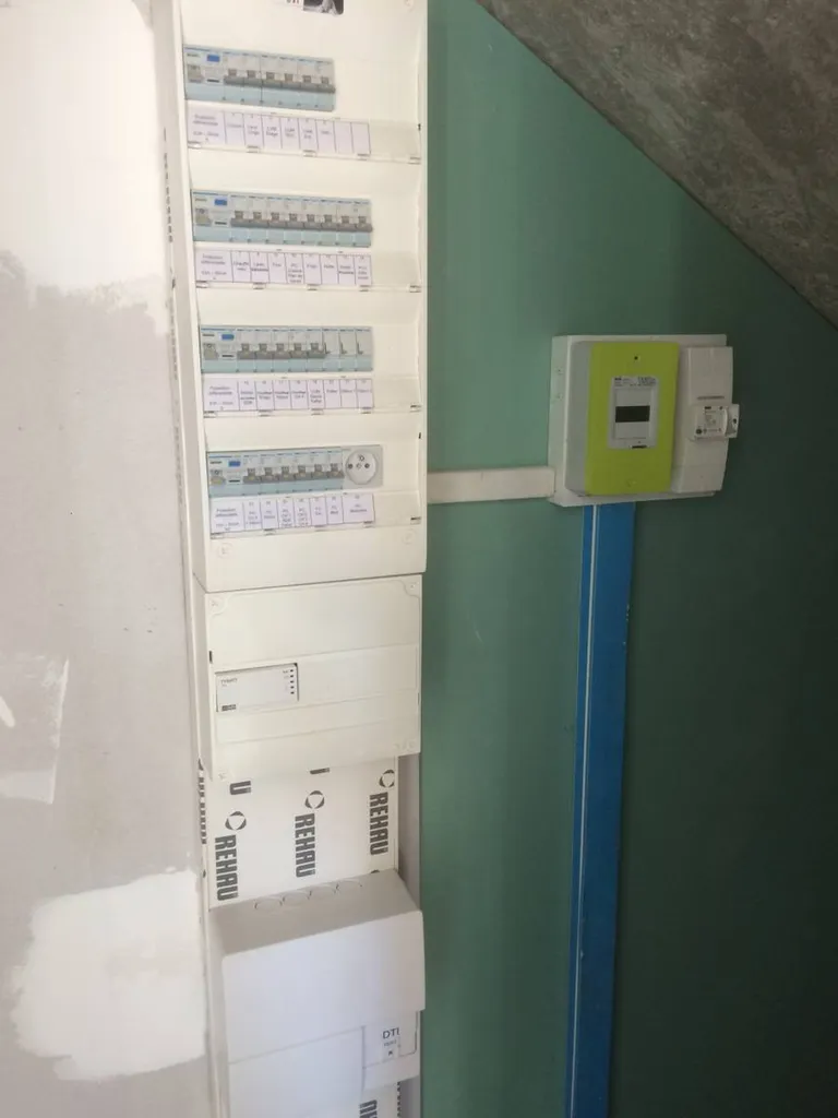 Tableau électrique installé par Activ'Environnement dans le 13