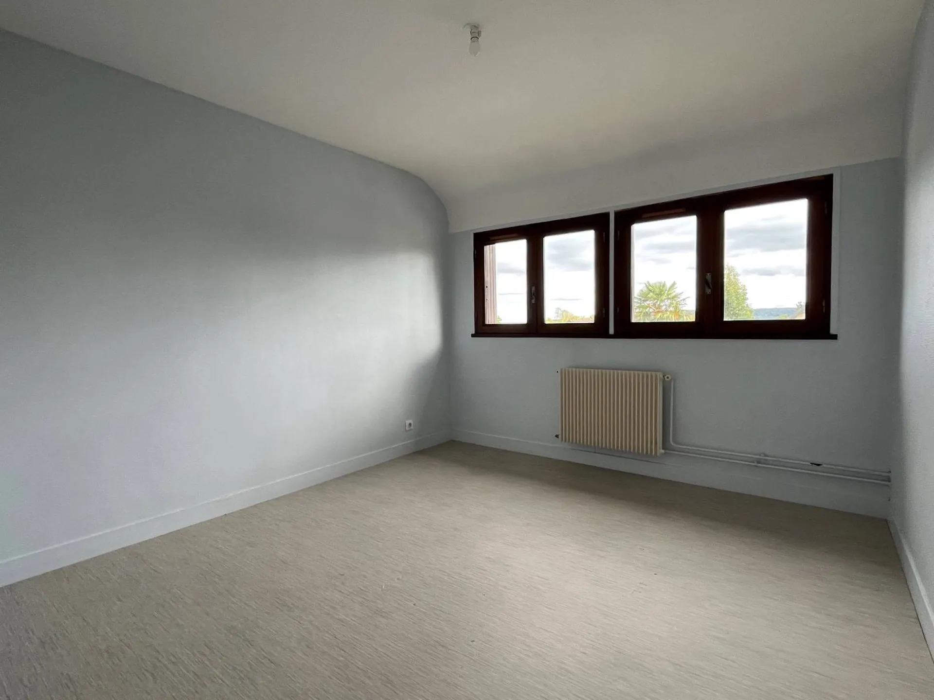 A vendre, pavillon individuel sur sous sol complet situé à Norville