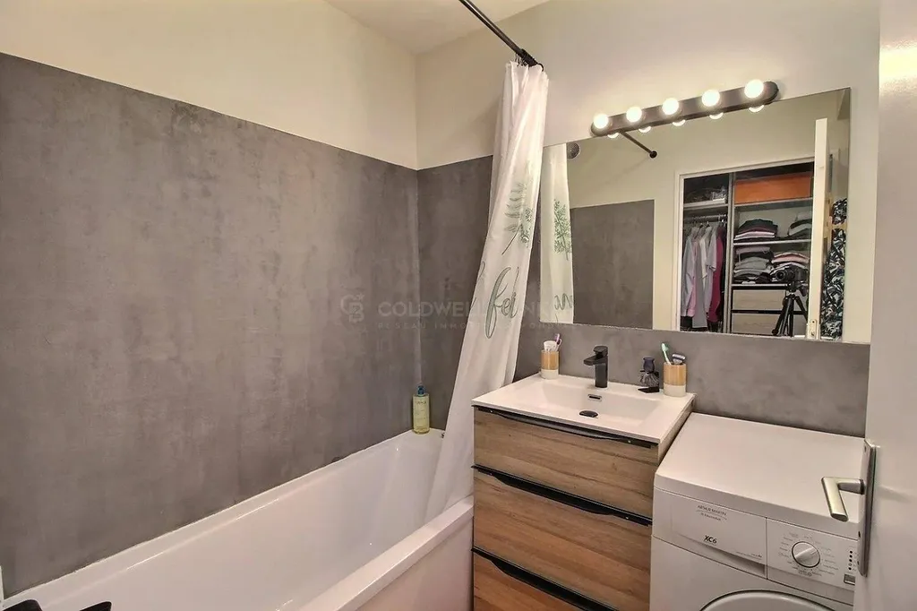 Appartement rénové avec balcon et parking - Bordeaux Caudéran