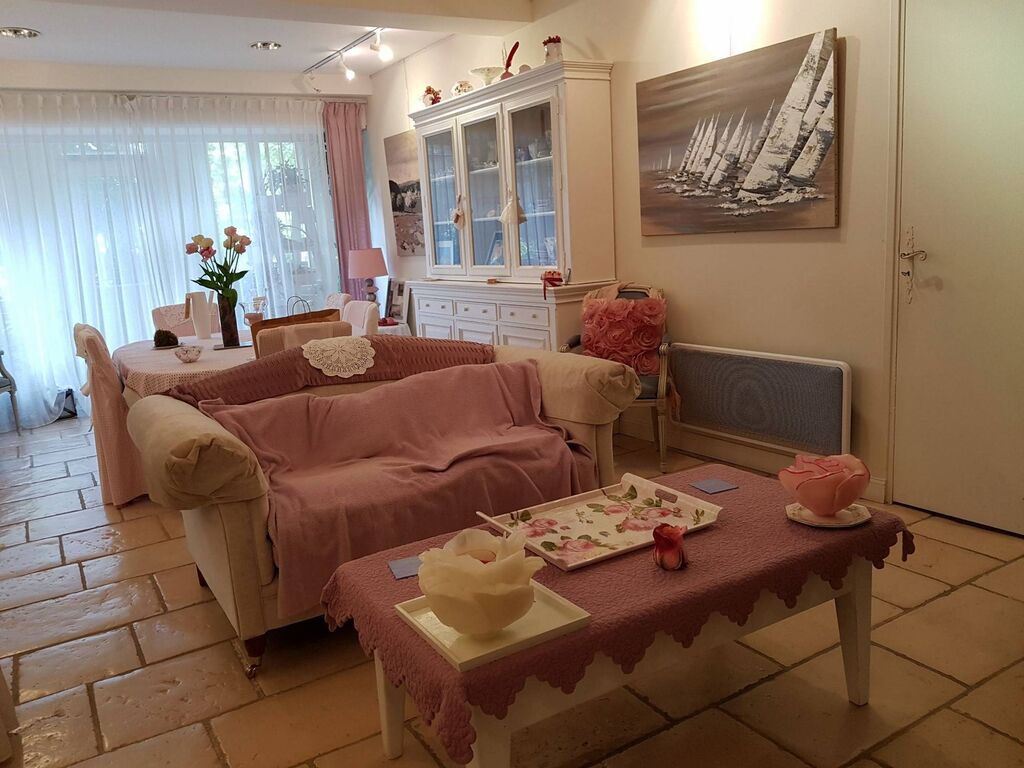 Vend une maison en colombages dans le centre du bec hellouin, Eure 27800