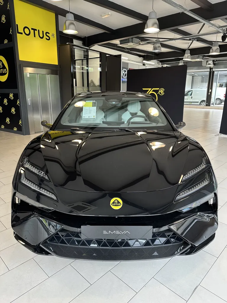 Lotus Emeya – Traitement céramique et detailing haut de gamme à Lyon dans l’Ouest lyonnais 