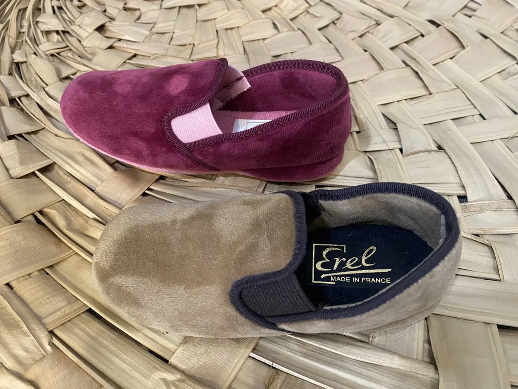 pantoufle sans semelle pour filles près de Blaye