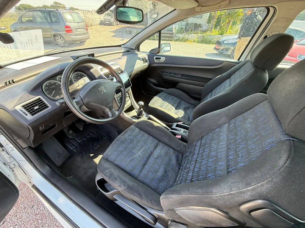 PEUGEOT 307 1.6L 16V 110CV essence 3 portes 