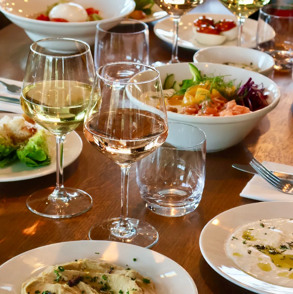 7Rooftop : réserver une table dans une brasserie chic à l'ambiance chaleureuse à Charbonnières-les-Bains dans l'ouest lyonnais