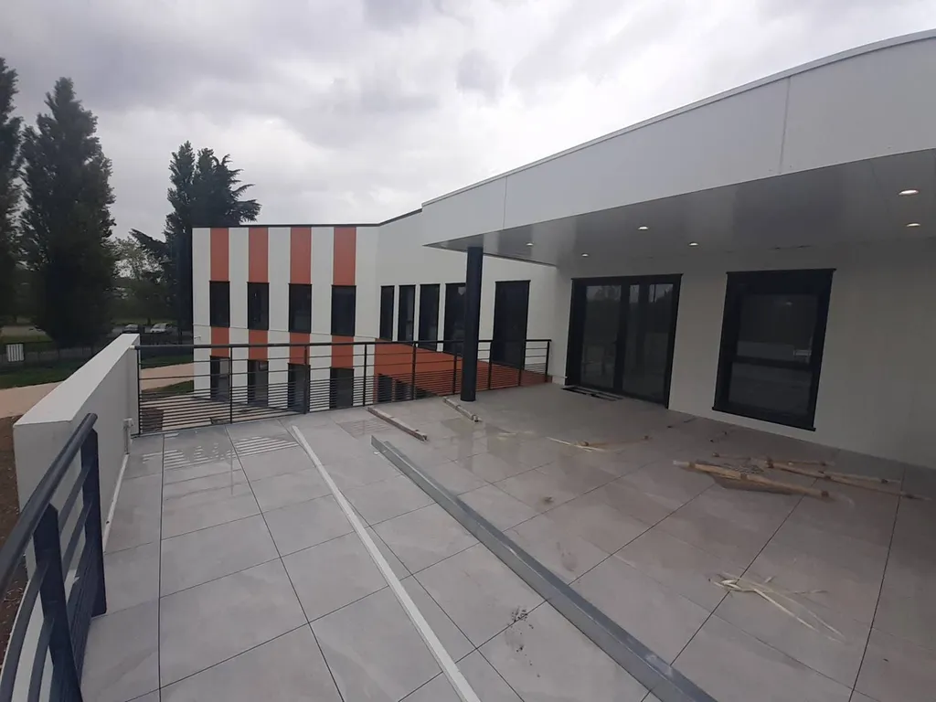 Construction d'un bâtiment logistique de 10 000m² à Trévoux