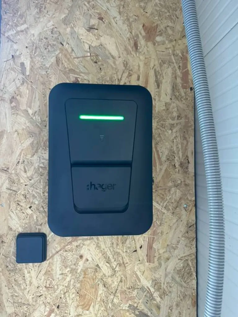 Pose d'une borne de recharge Hager witty one 