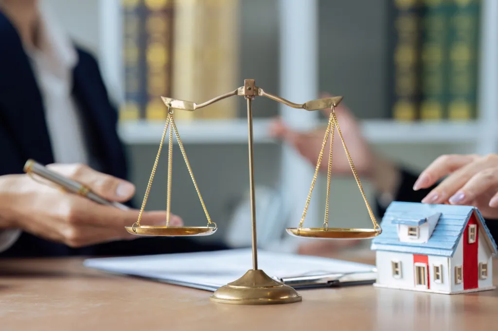 Squat et occupation illicite : procédures d’expulsion et sanctions en 2025 – Maître Jacques Forestier, avocat avec activité dominante en droit immobilier au Havre