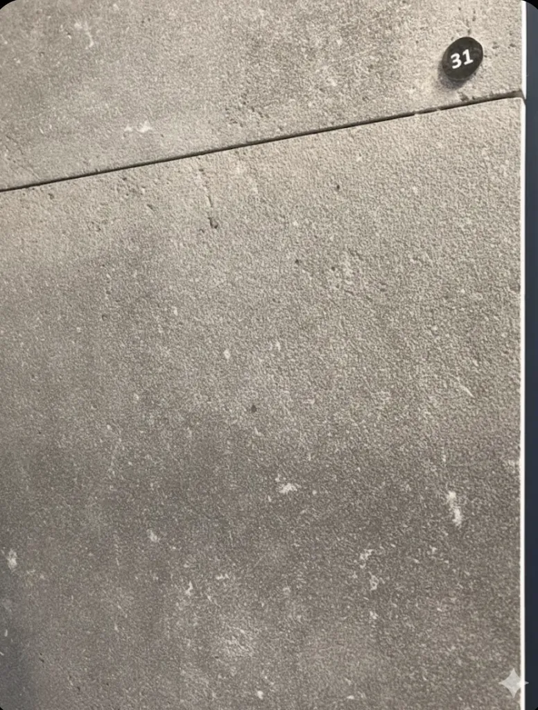 Cèdre Cendré – Marbre égyptien gris et brun pour sols et terrasses