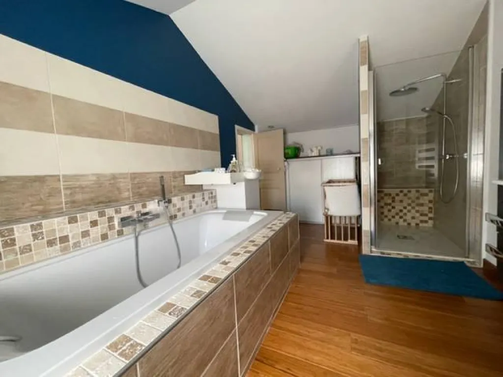 A saisir belle maison bourgeoise de 115 m² habitable sur la commune d'ELBEUF 76500