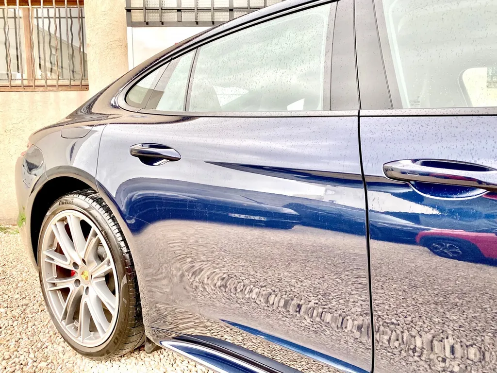Porsche Panamera 4 e-hybrid réparation à la suite d’un accrochage Platinum Carrosserie Carnoux