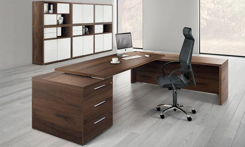 Bureau direction bois avec retour haut de gamme livré et installé sur ALES 