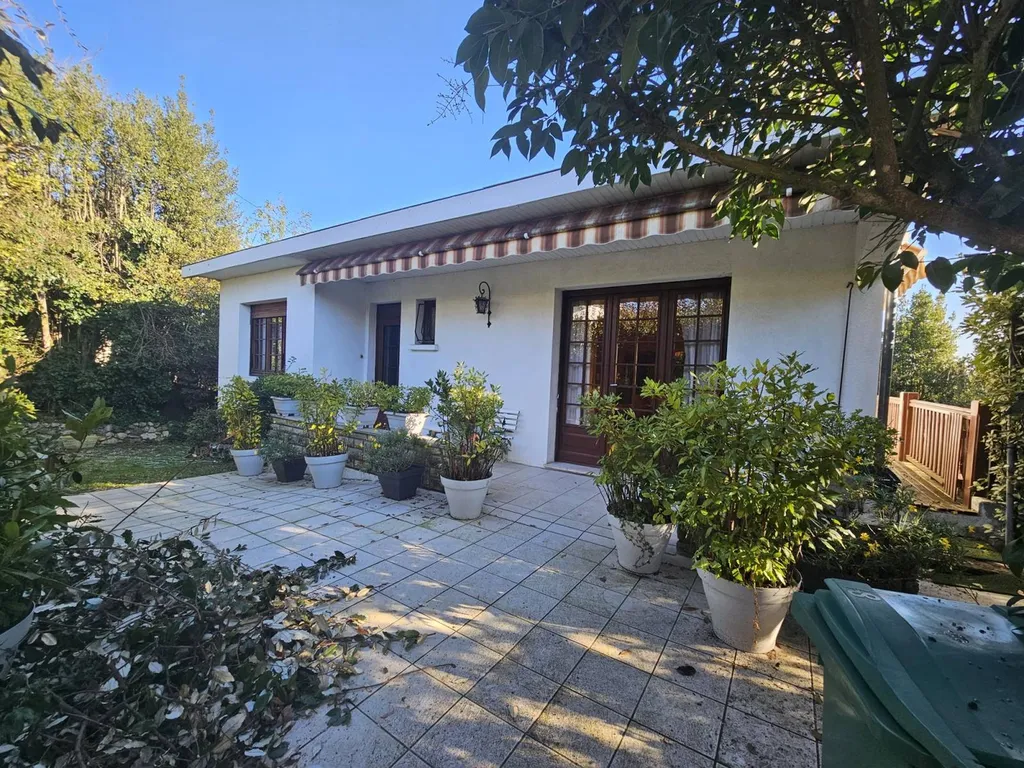 cherche maison au Bouscat terrain piscinable budget un million