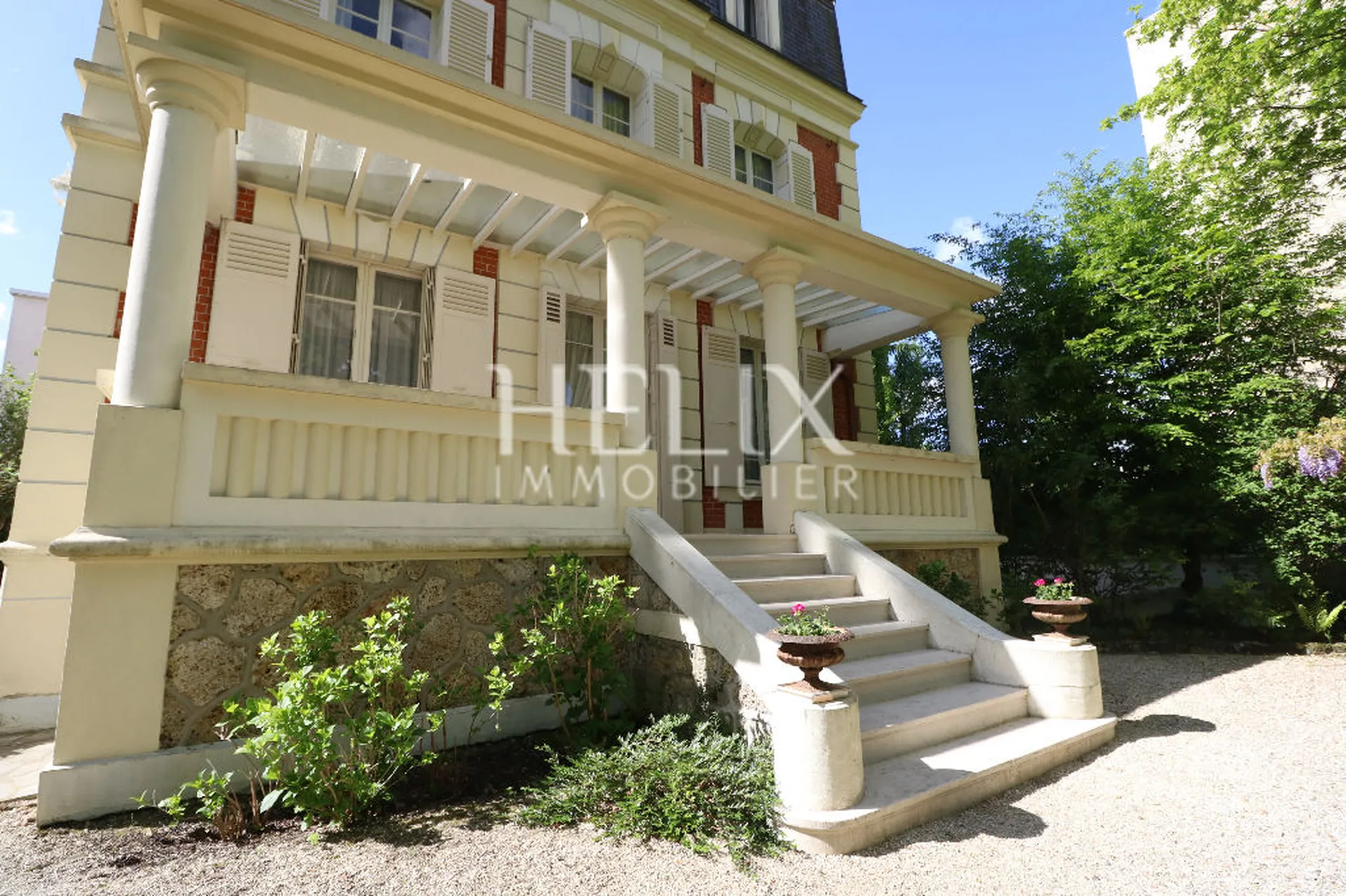 Magnifique maison Napoléon III 7 pièces de 214 M² à Le Vésinet Centre