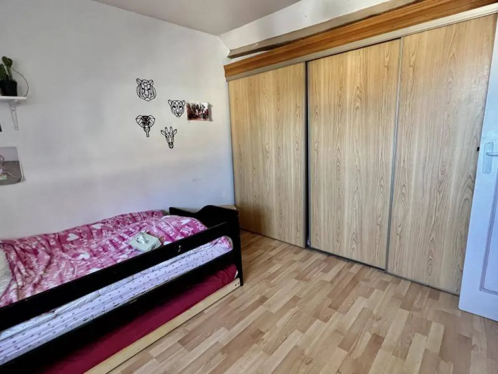 Maison rénovée de 140 m² édifiée sur 649 m² de terrain sur la commune de ST PIERRE LES ELBEUF