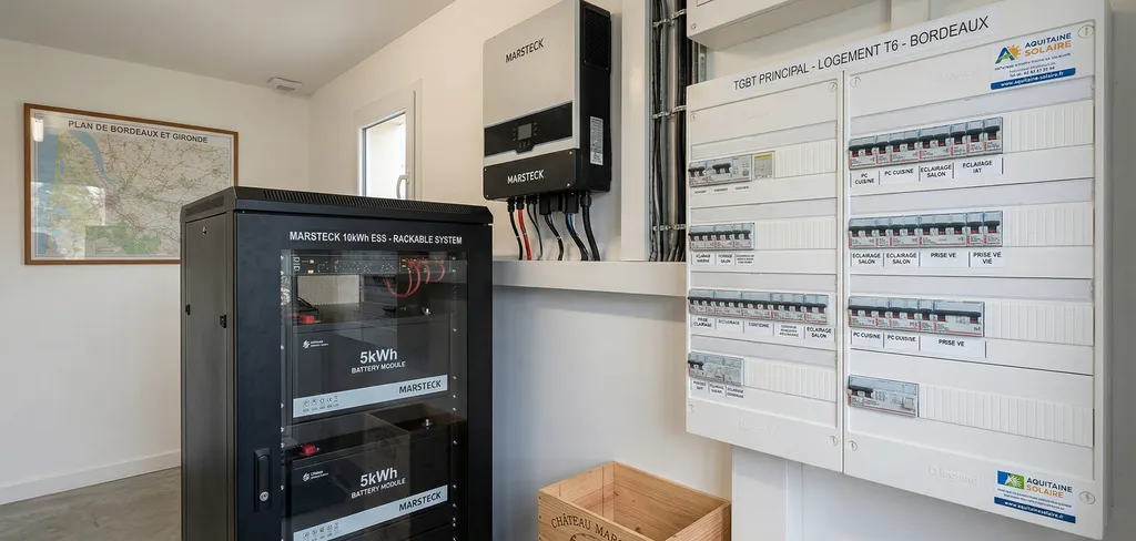 À Yvrac 33370 près de Bordeaux, installation de gestionnaires d'énergie intelligents pour piloter vos appareils ménagers en fonction de votre production solaire.