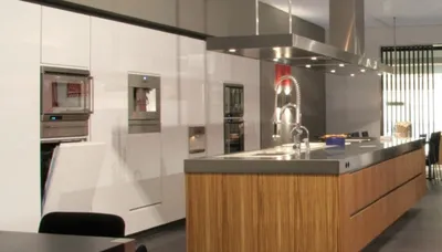 Plan de travail en inox design sur îlot Nice