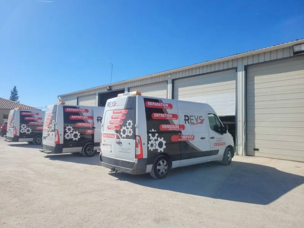 Garage mécanique pour réparations poids lourds à YVRAC