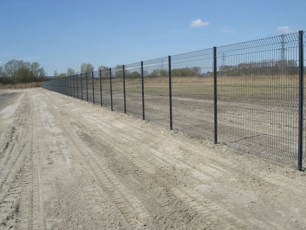 Installation de Clôture Treillis Soudé Rigide, Modèles Standard et Sécurisé pour Sites Professionnels au Havre en Seine-Maritime 76