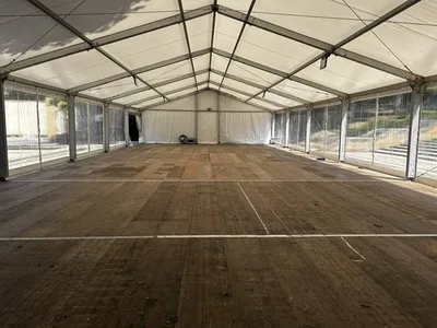 Montage d'une structure 12*40 à Aix-en-Provence dans les Bouches-du-Rhône