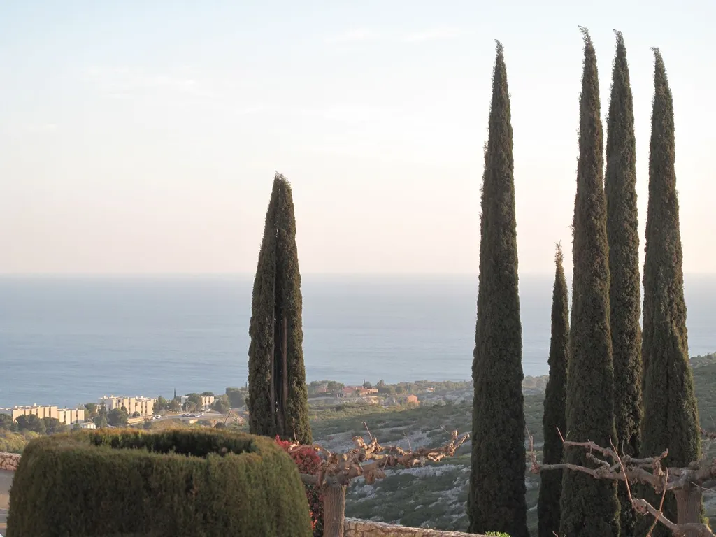 Cassis vue mer et collines