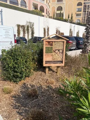 Hôtel à insecte sur le port de Cap d'Ail