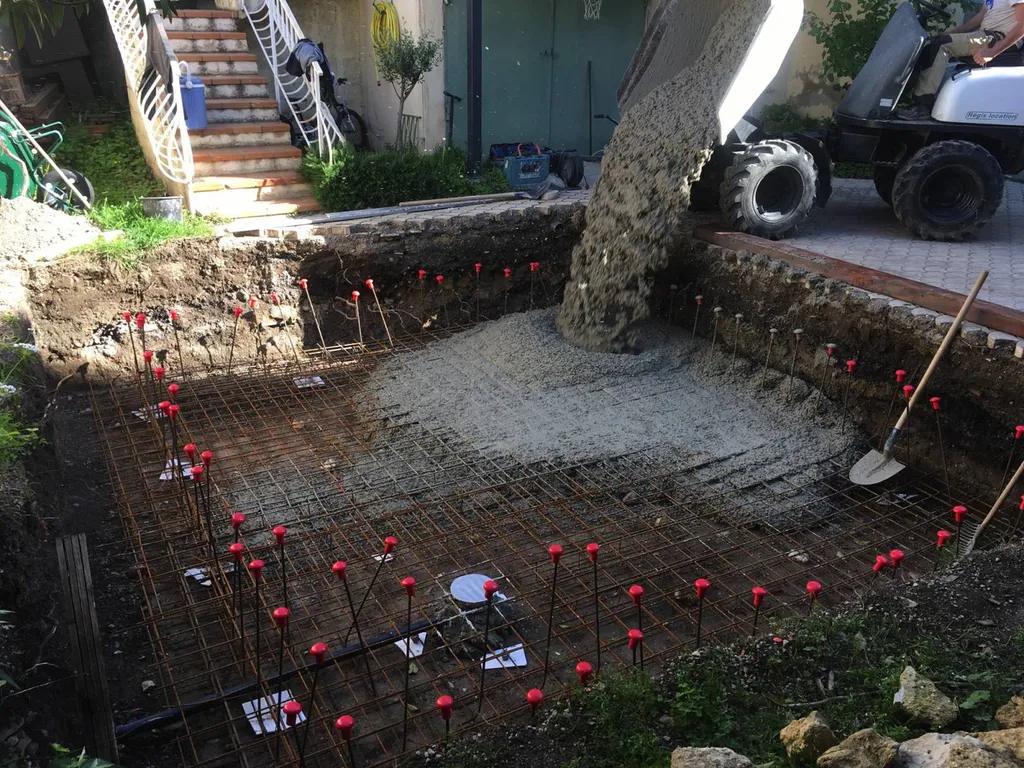 Réalisation d'une piscine sur mesure en béton à Salon de Provence