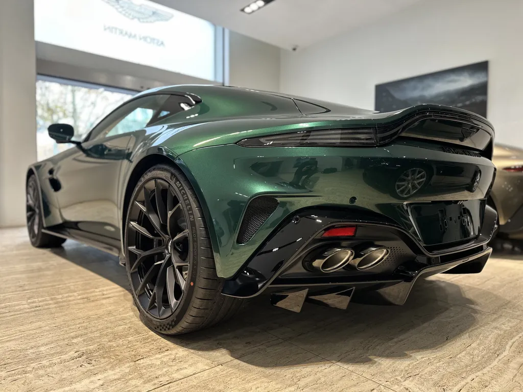 Film de protection PPF Aston Martin Vantage spécialiste de la protection carrosserie sur l’Ouest Lyonnais proche Tassin la demi lune 