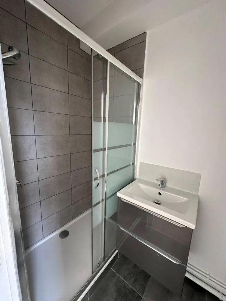 F2 avec grande terrasse quartier préfecture de Rouen