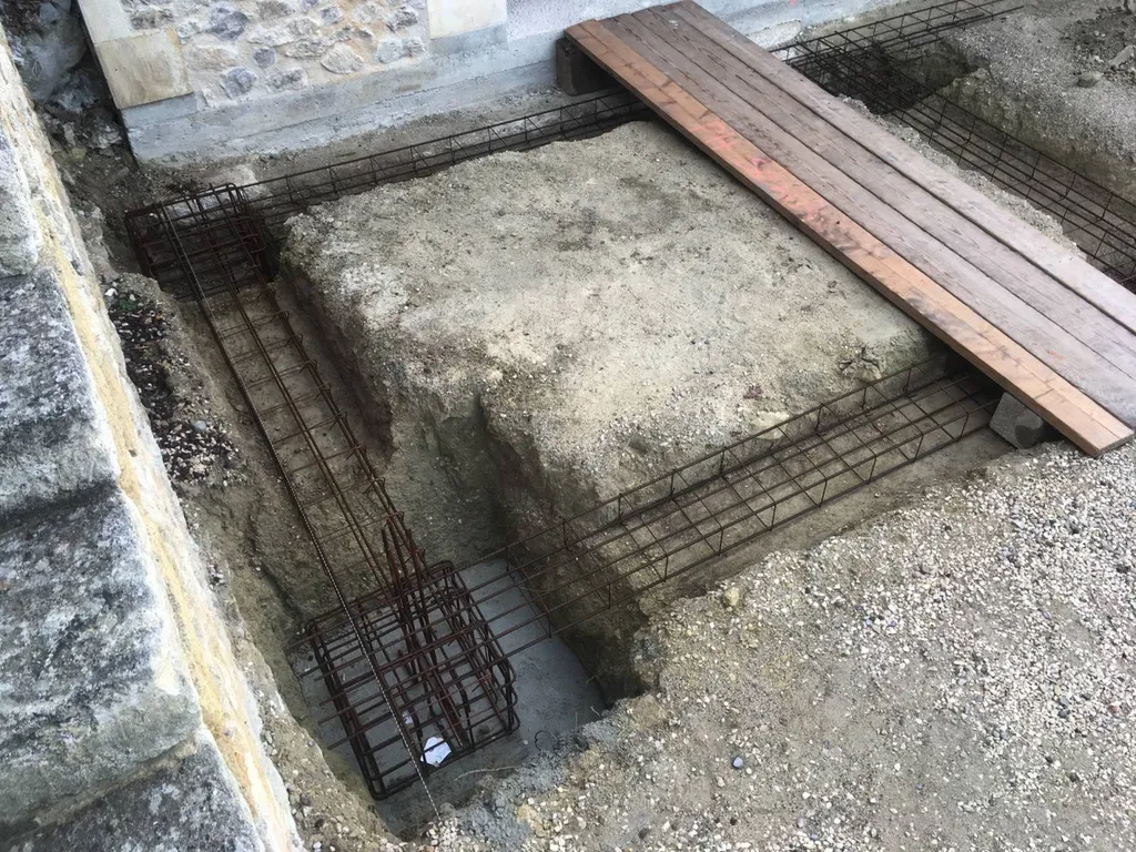 Réalisation de piliers en béton brut de décoffrage près de Saint-Rémy-de-Provence