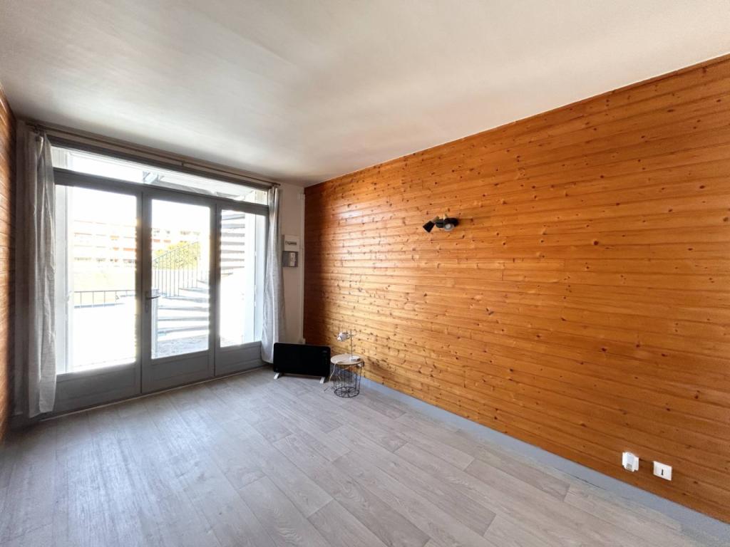 À VENDRE  Studio Refait à Neuf  Rouen Gare Rive Droite