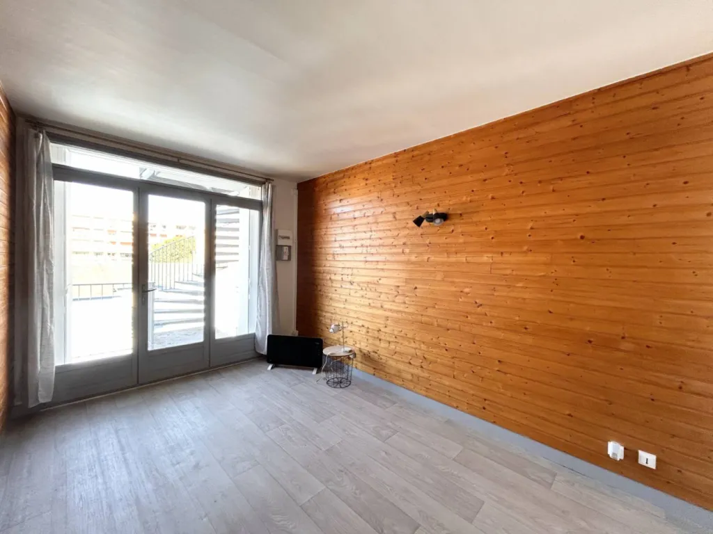 À VENDRE  Studio Refait à Neuf  Rouen Gare Rive Droite