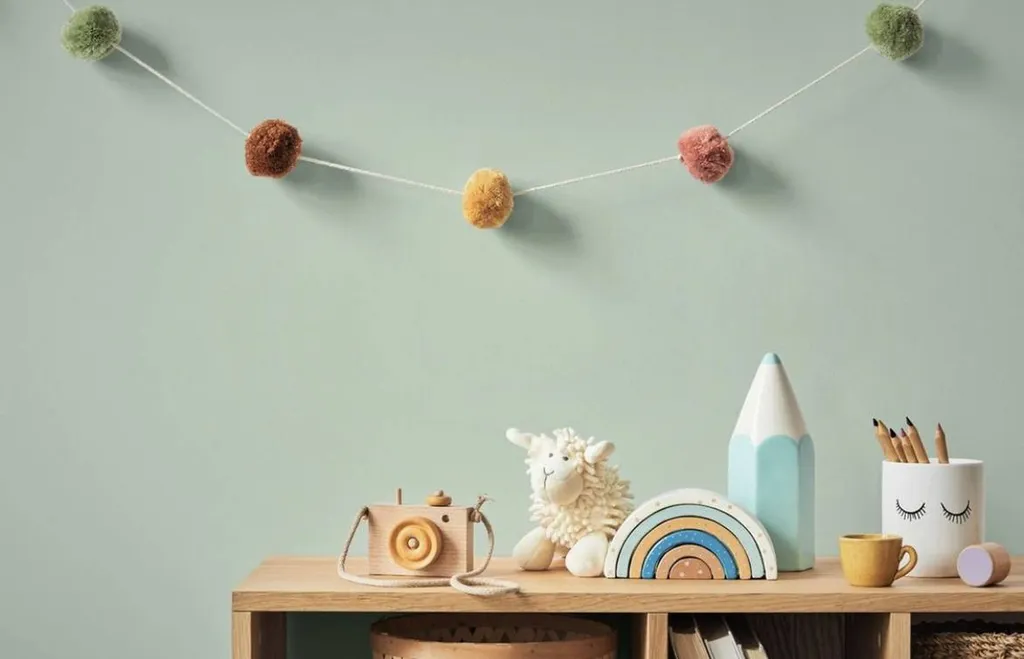 APPLICATION DE LA PEINTURE VEGETALE TERRE DU MONDE A PARIS DANS UN APPARTEMENT POUR UN HABITAT SAIN