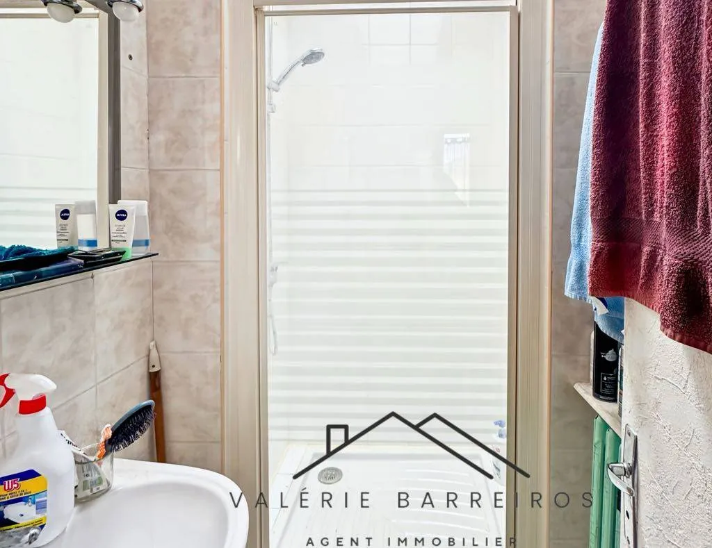 A vendre sur la commune de CAUDEBEC LES ELBEUF maison de 67 m² édifiée sur 278 m² de terrain