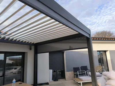 Installation d'une pergola bioclimatique sur mesure près de Nîmes sur la commune de Congénies