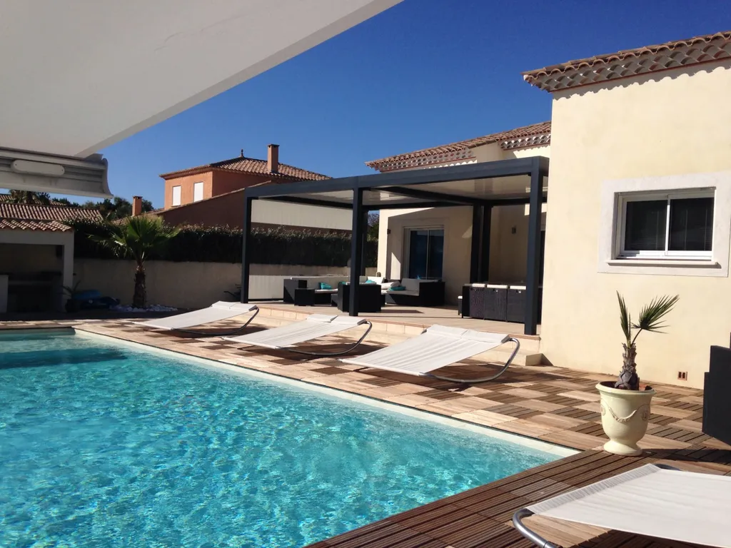 Pergola bioclimatique à Sausset-les-Pins