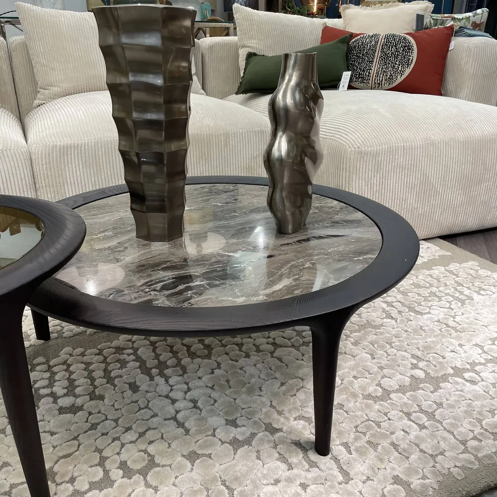 Table basse en chêne et plateau en marbre